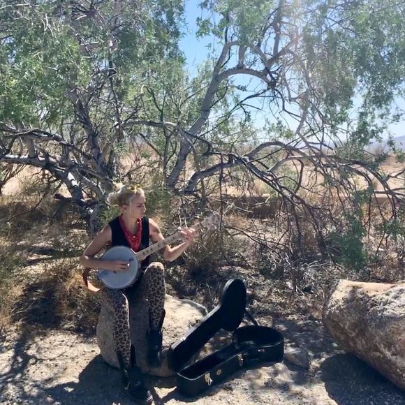 Meet your Posher, Julia - Picture 1 of 1